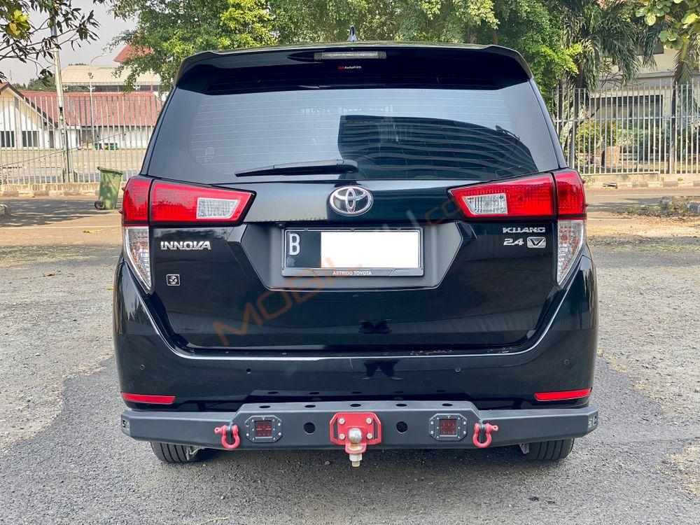 Mobil Toyota Kijang Innova 2021