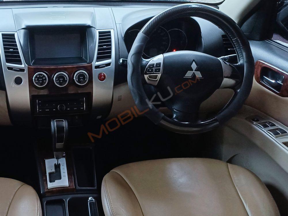 Mobil Mitsubishi Pajero Sport 2013