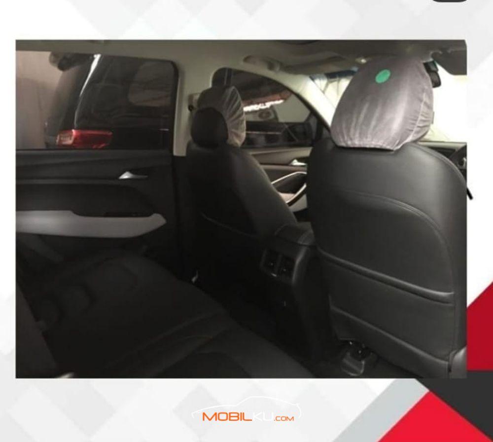 Mobil Wuling Almaz 2019