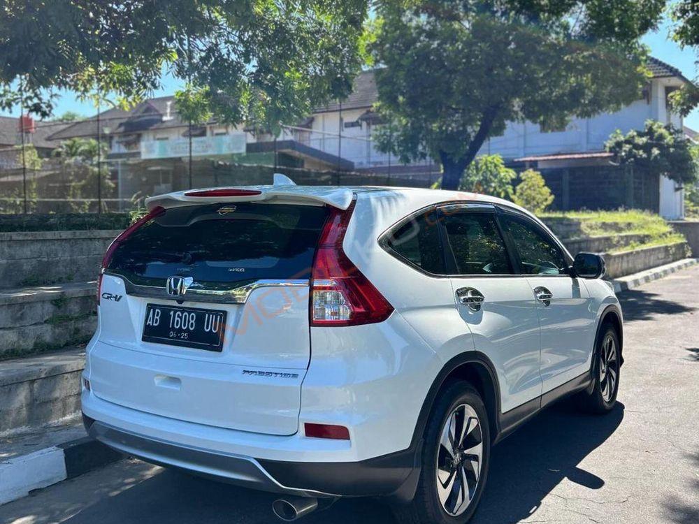 Mobil Honda CR-V 2015
