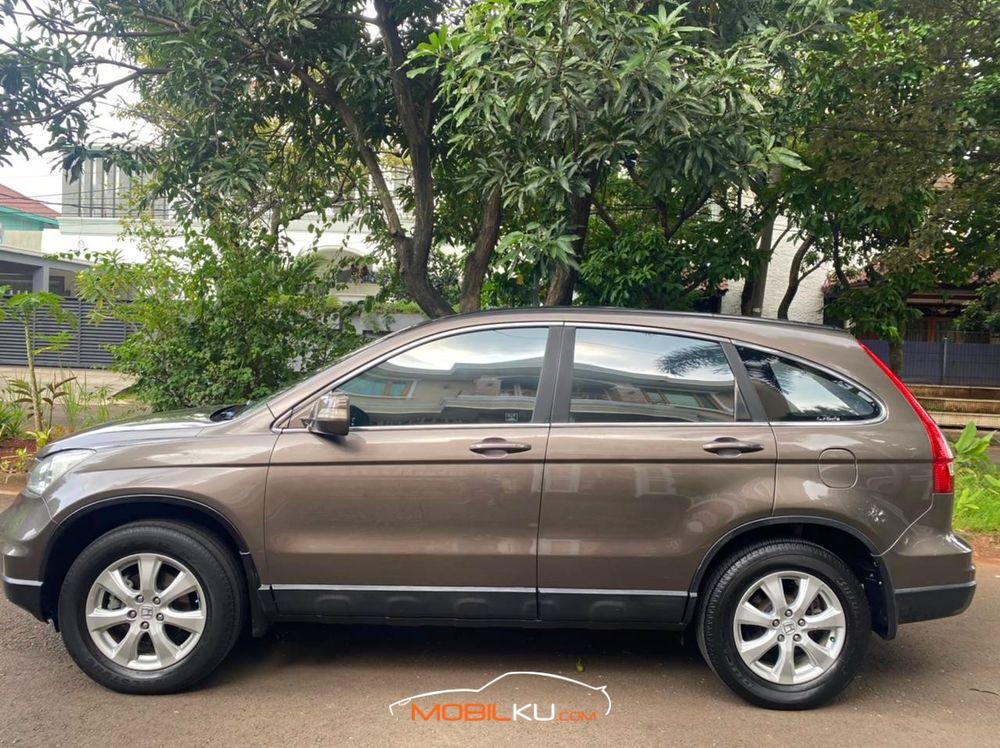 Mobil Honda CR-V 2011