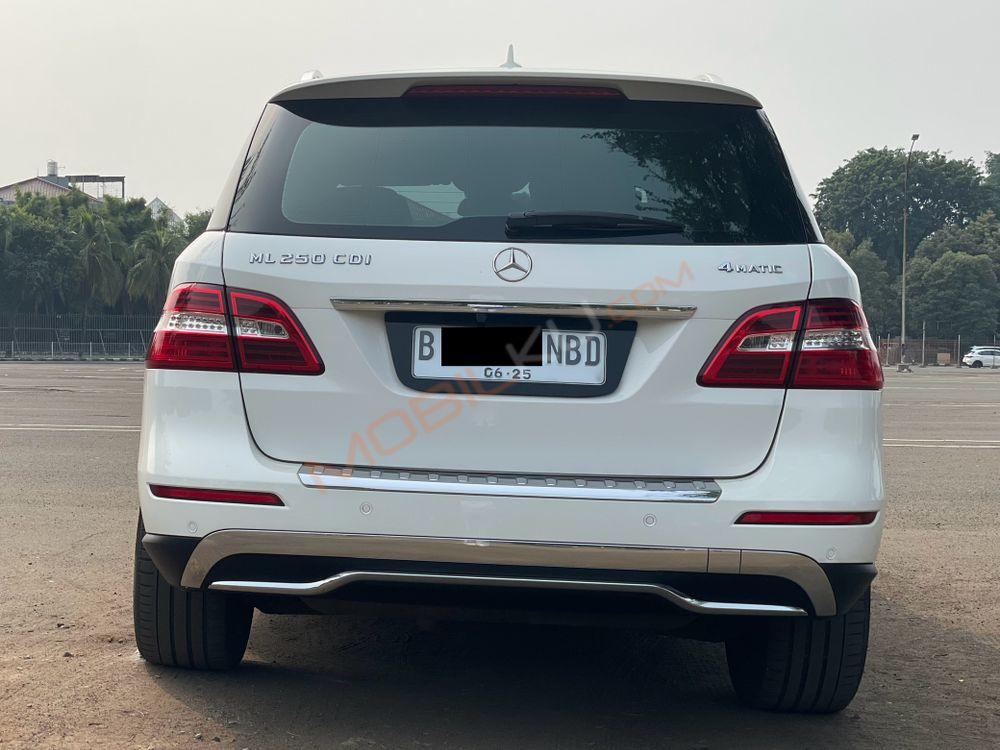 Mobil Mercedes-Benz ML 2015
