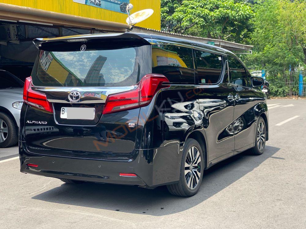 Mobil Toyota Alphard 2018