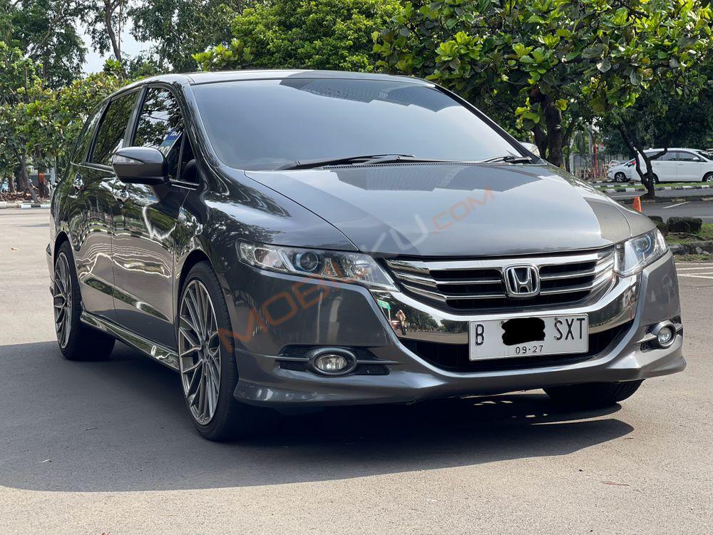 Mobil Honda Odyssey 2012