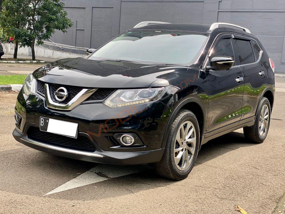Mobil Nissan X-Trail 2015