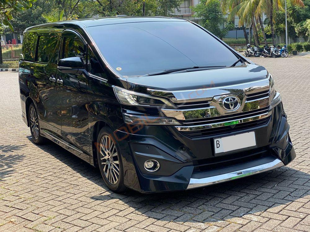 Mobil Toyota Vellfire 2016