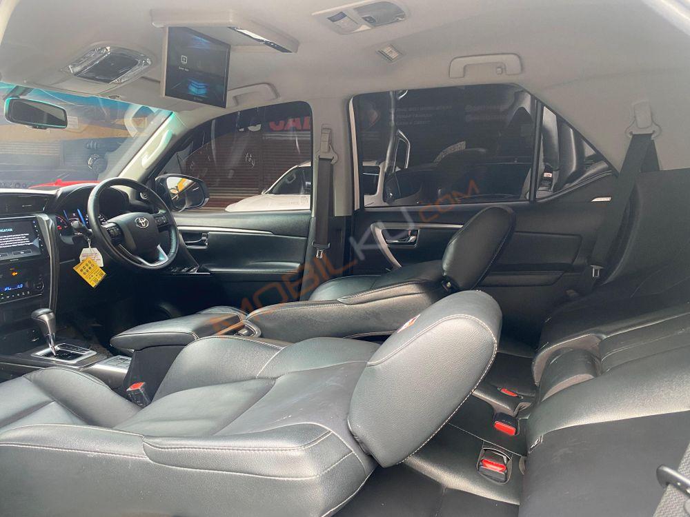 Mobil Toyota Fortuner 2022