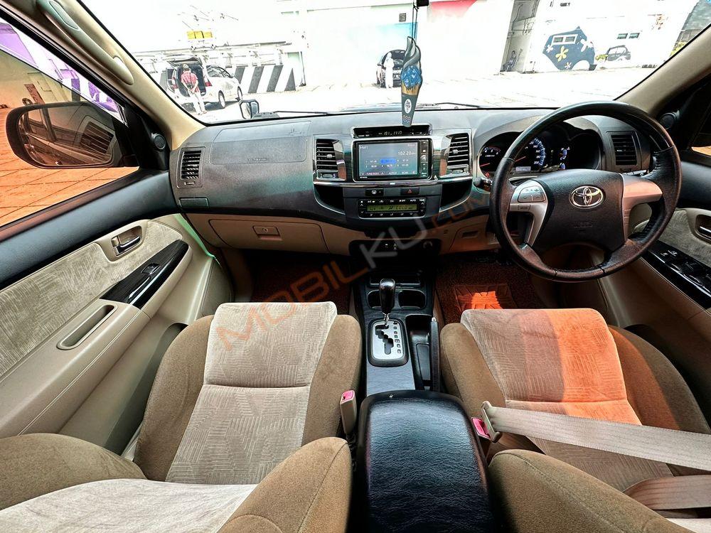 Mobil Toyota Fortuner 2015