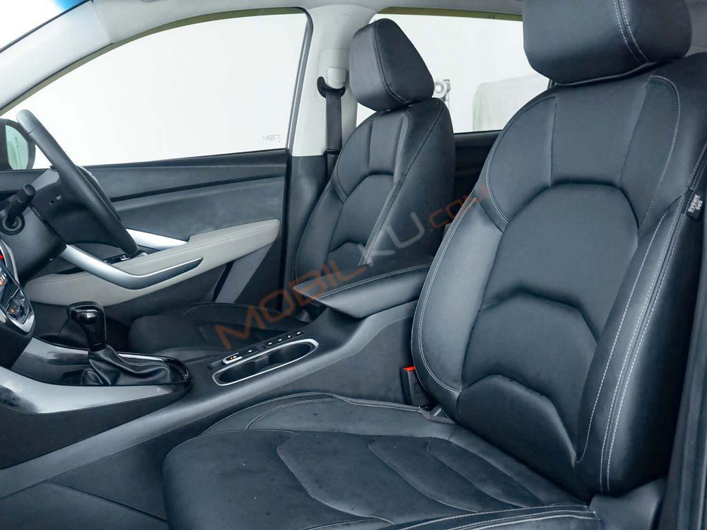 Mobil Wuling Almaz 2019