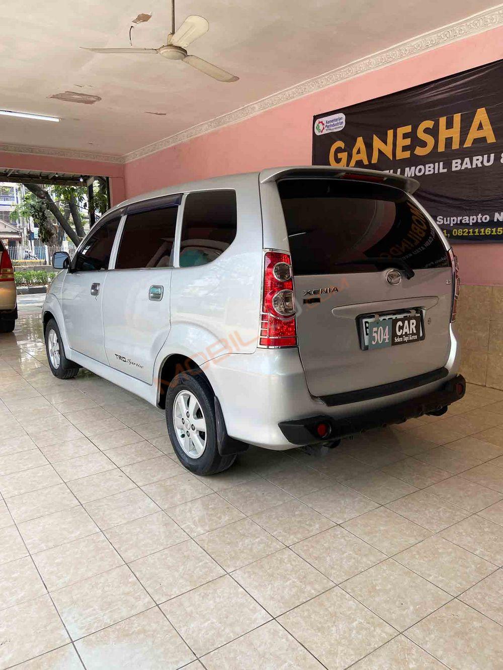 Mobil Daihatsu Xenia 2007