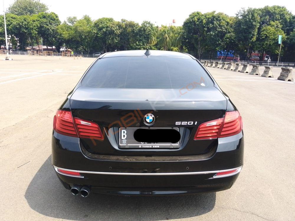 Mobil BMW 5 Series 2016