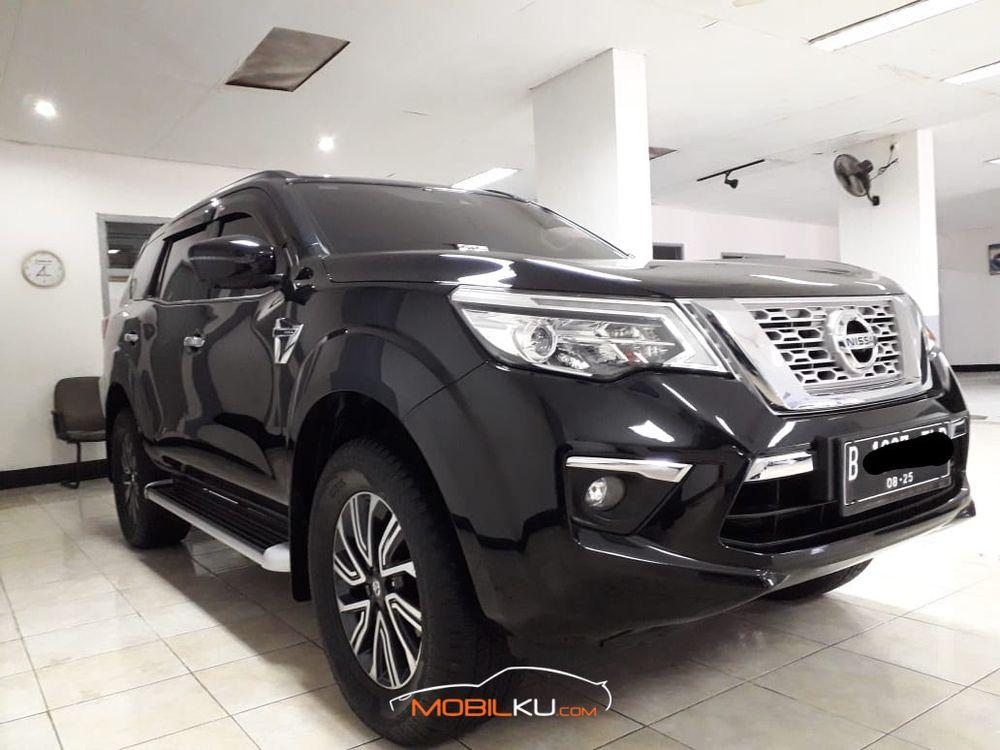 Mobil Nissan Terra 2018