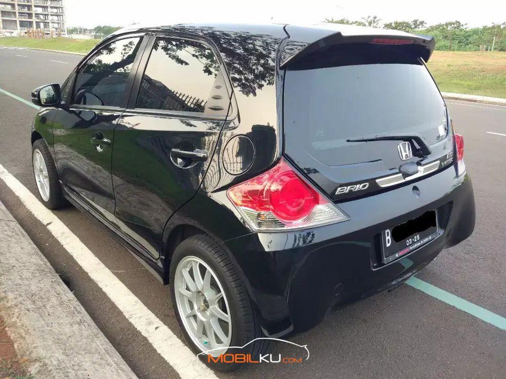 Mobil Honda Brio 2016