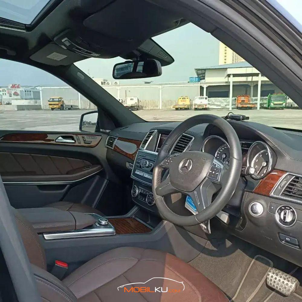 Mobil Mercedes-Benz GL 2014