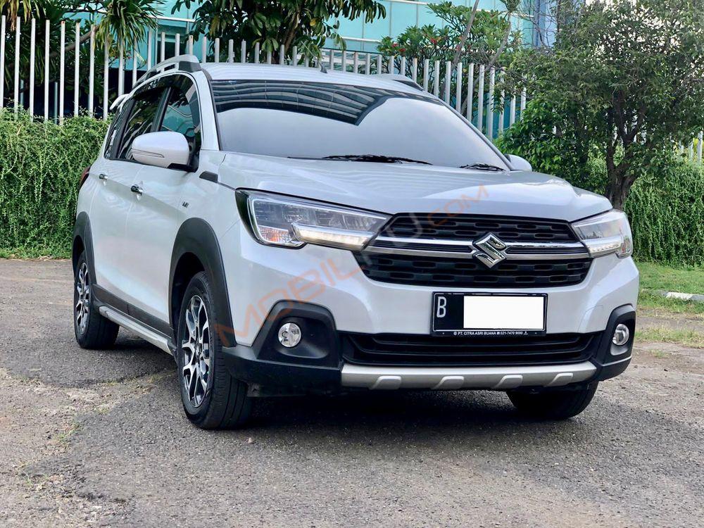 Mobil Suzuki XL7 2022