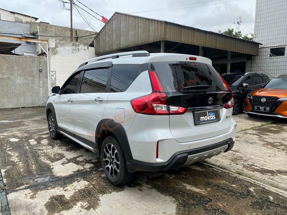 Mobil Suzuki XL7 2020