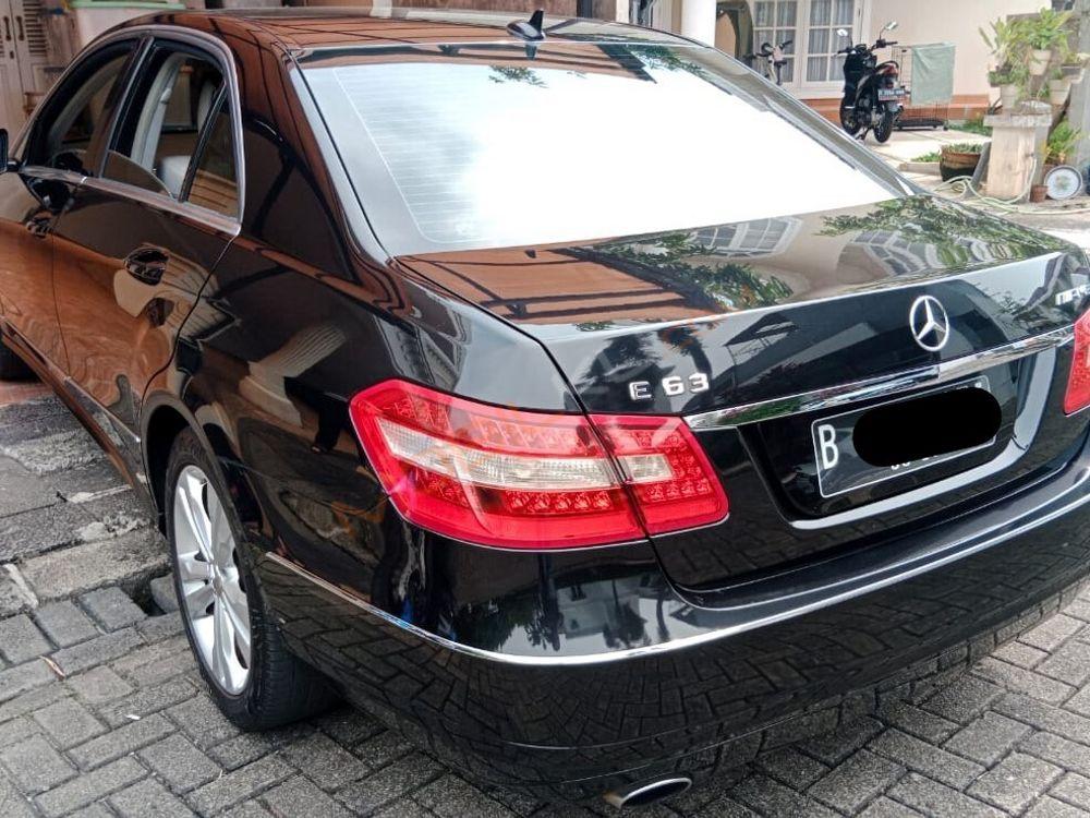 Mobil Mercedes-Benz E-Class 2011
