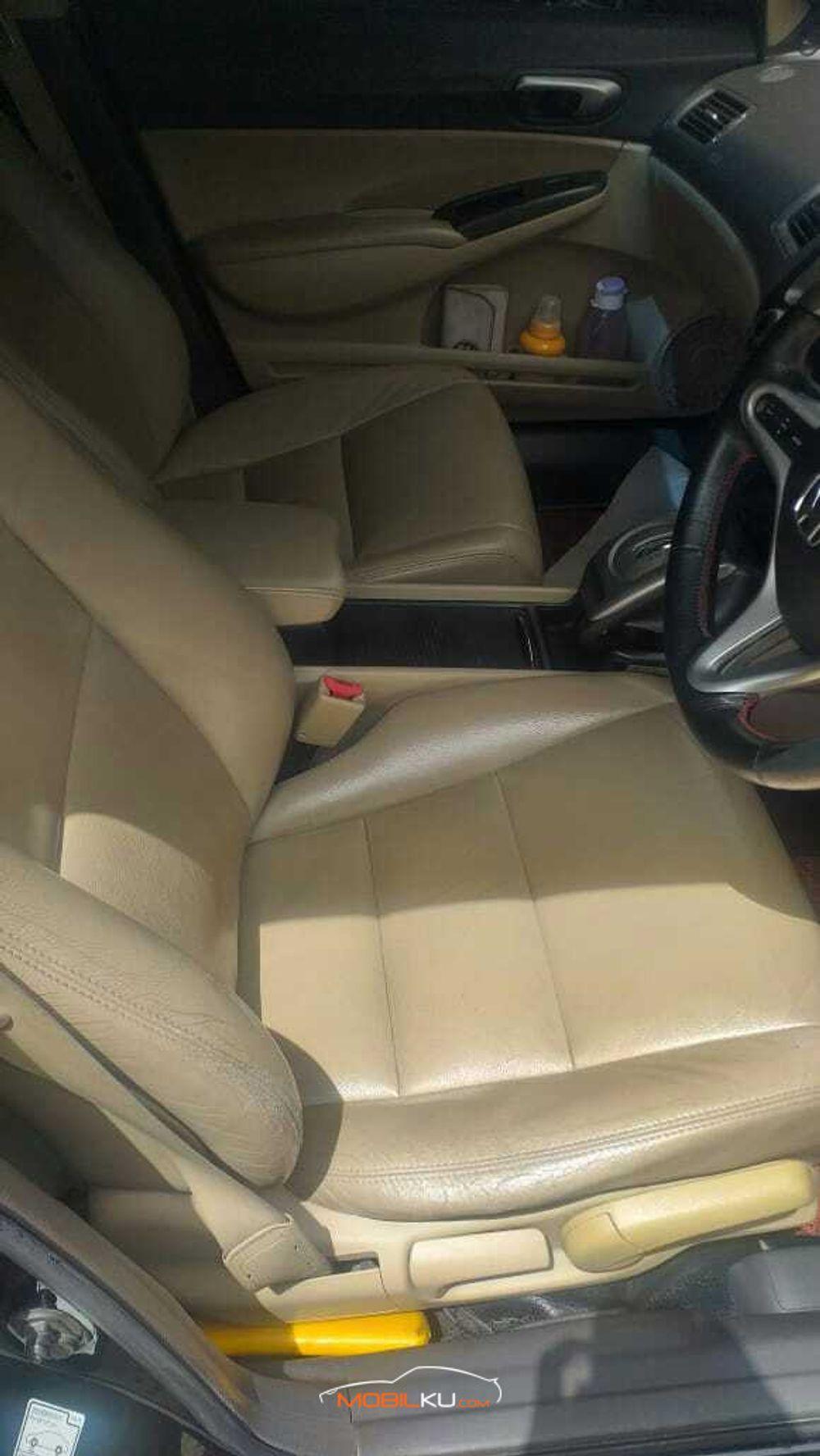 Mobil Honda Civic Sedan 2008