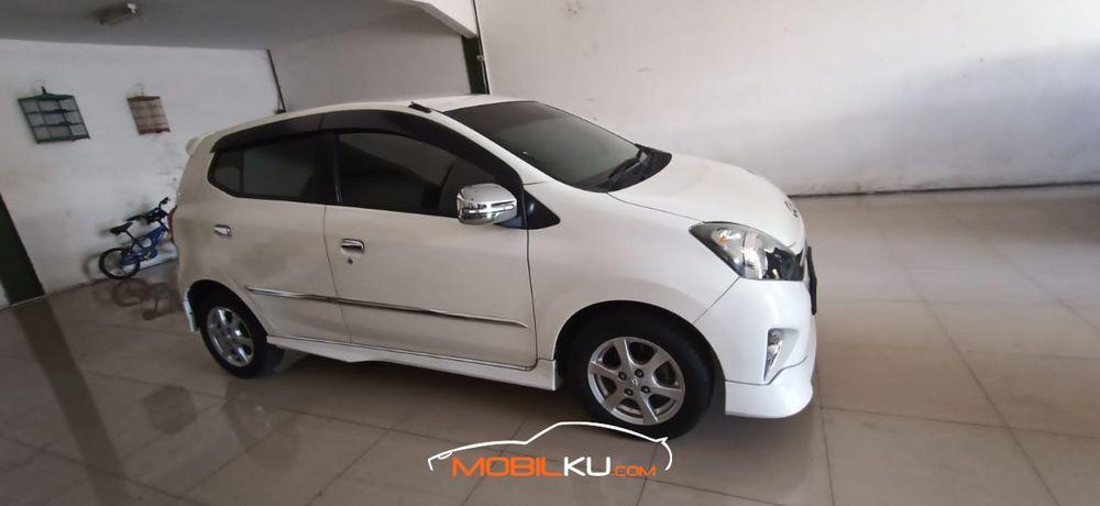 Mobil Toyota Agya 2016