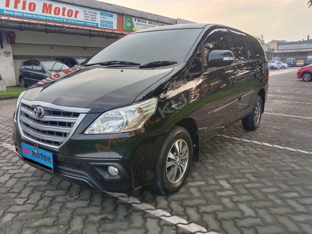 Mobil Toyota Kijang Innova 2015