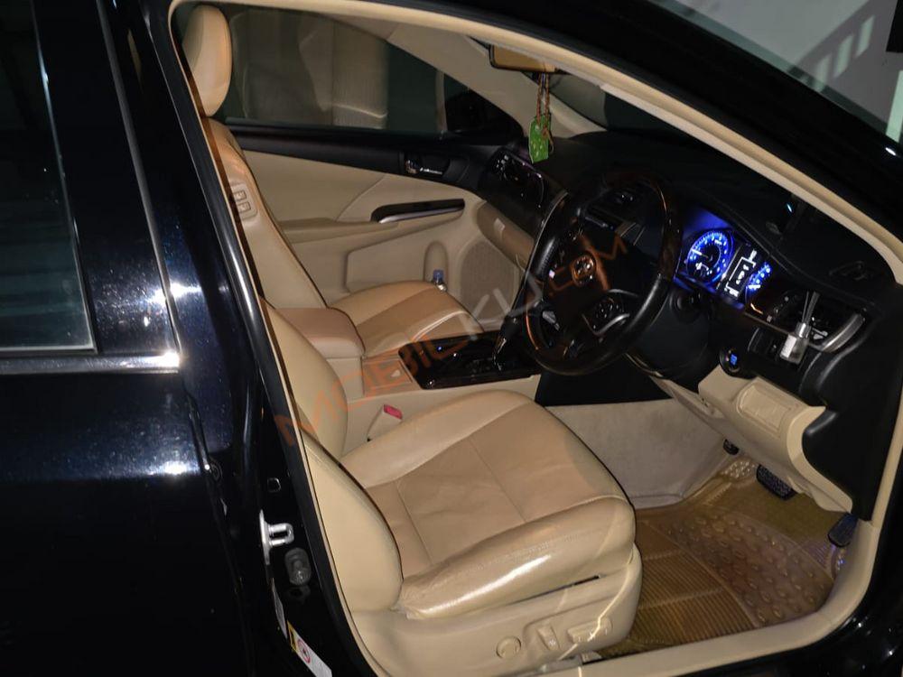 Mobil Toyota Camry 2016