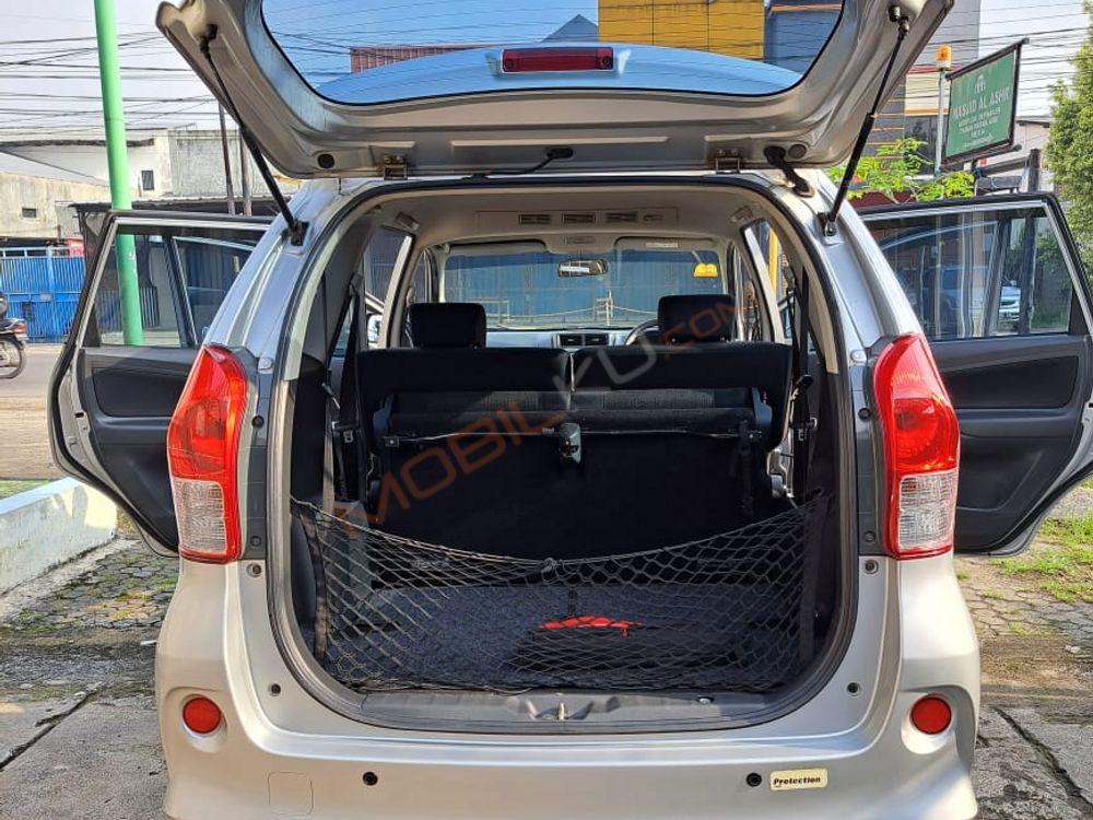 Mobil Toyota Avanza 2014