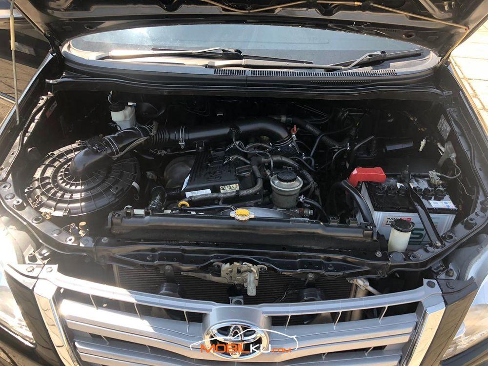 Mobil Toyota Kijang Innova 2014