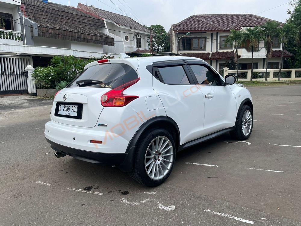 Mobil Nissan Juke 2013