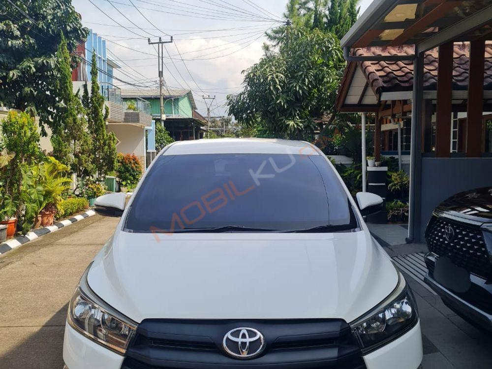 Mobil Toyota Kijang Innova 2017