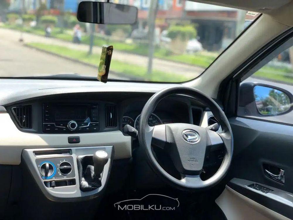 Mobil Daihatsu Sigra 2016