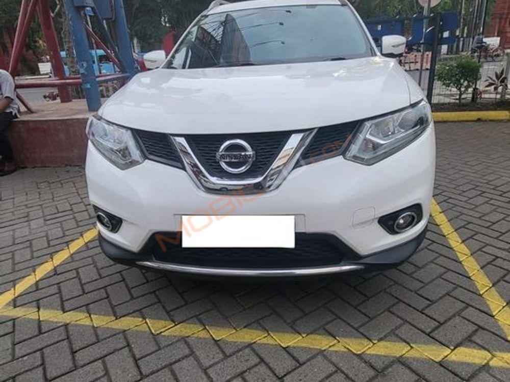 Mobil Nissan X-Trail 2015