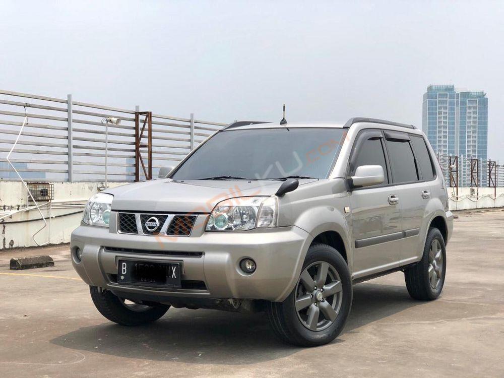 Mobil Nissan X-Trail 2007