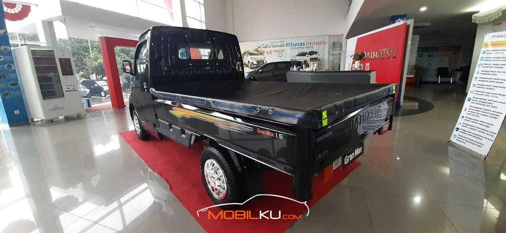 Mobil Daihatsu Gran Max 2021