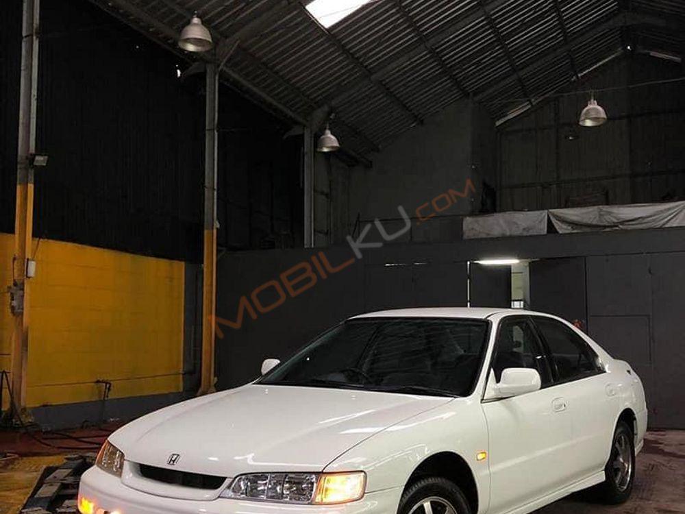 Mobil Honda Accord 1995