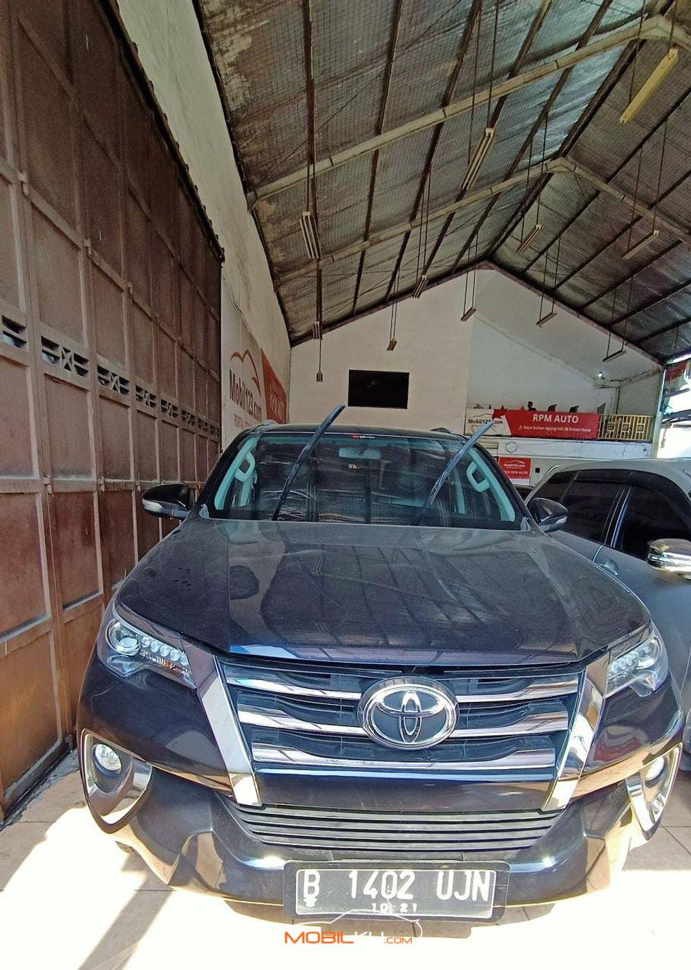 Mobil Toyota Fortuner 2016