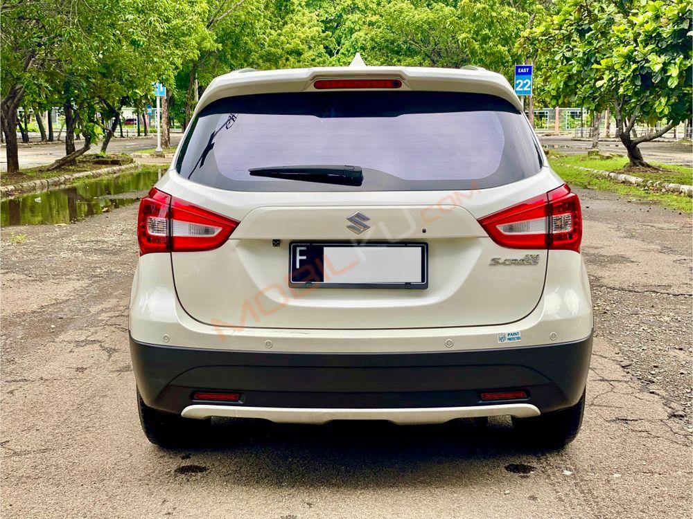 Mobil Suzuki SX4 2018