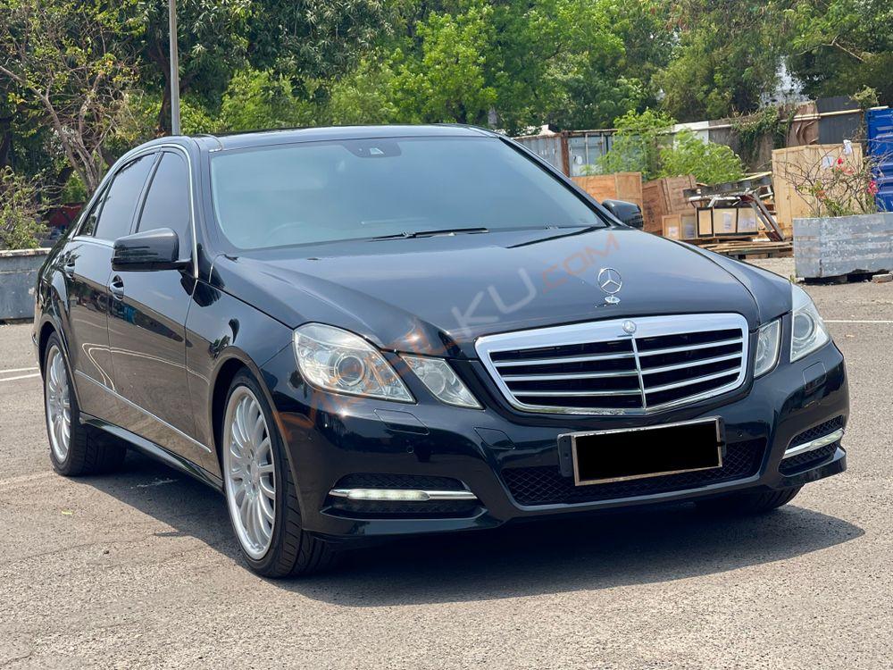 Mobil Mercedes-Benz E-Class 2011