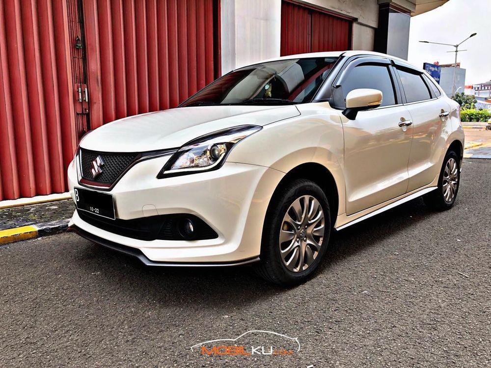 Mobil Suzuki Baleno 2017