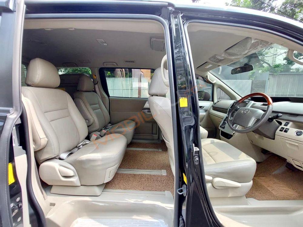 Mobil Toyota Nav1 2013