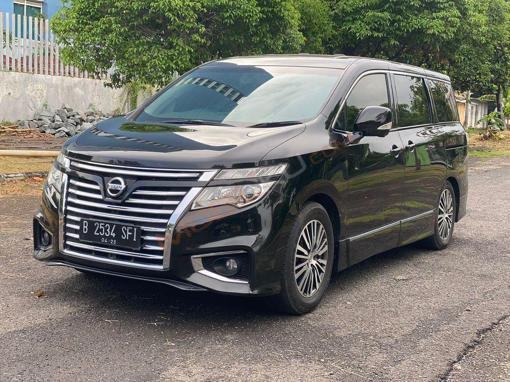 Mobil Nissan Elgrand 2014