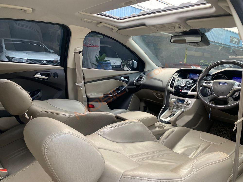Mobil Ford Focus 2013