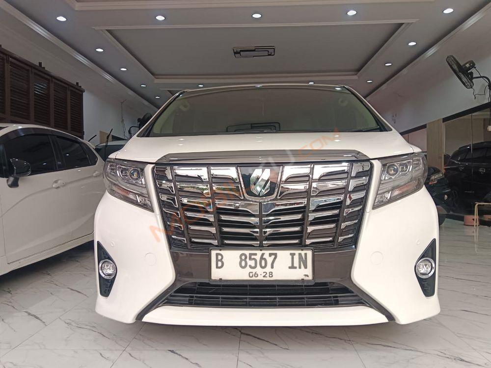 Mobil Toyota Alphard 2017