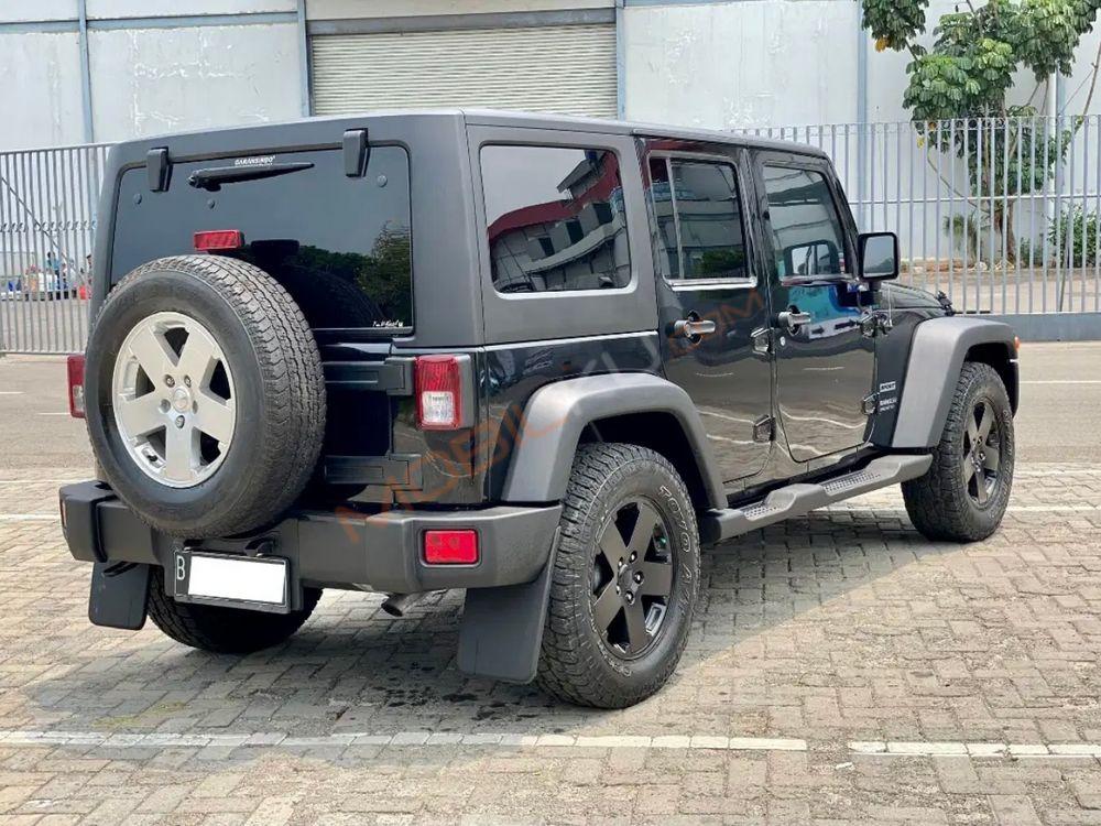 Mobil Jeep Wrangler 2011