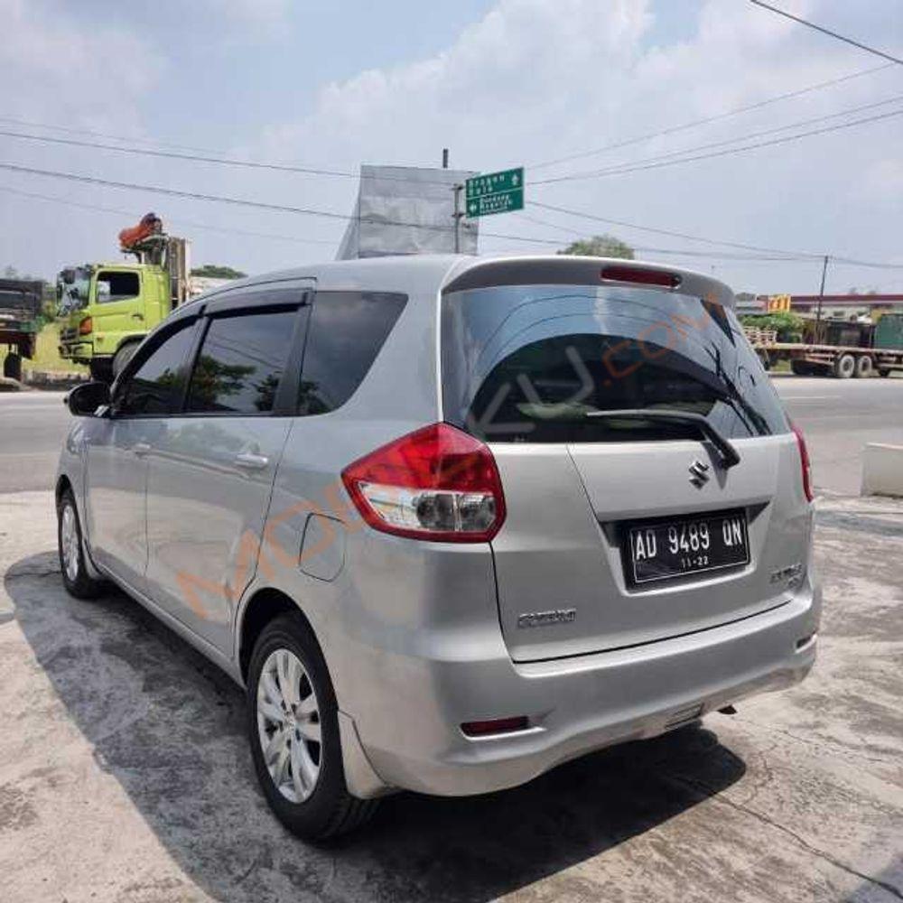 Mobil Suzuki Ertiga 2012