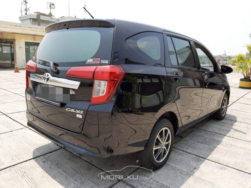 Mobil Toyota Calya 2018
