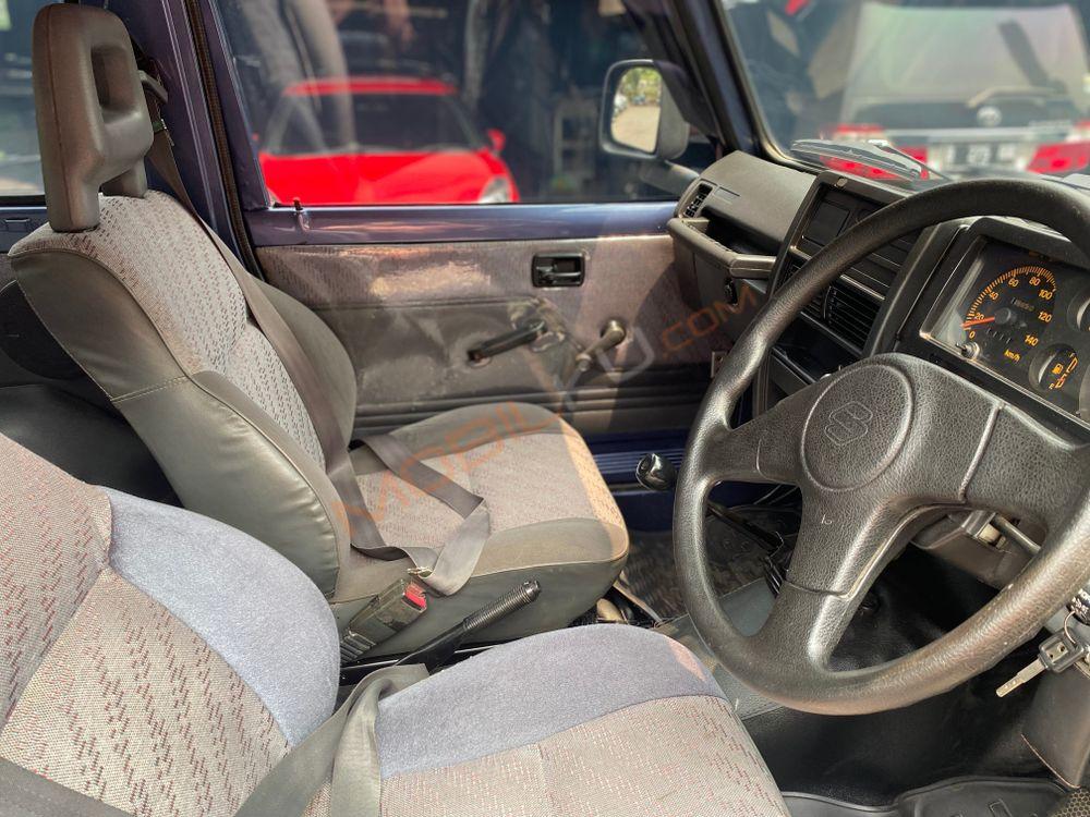 Mobil Suzuki Katana 2005