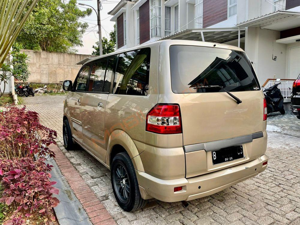 Mobil Suzuki APV 2006