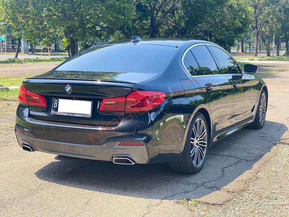 Mobil BMW 5 Series 2020