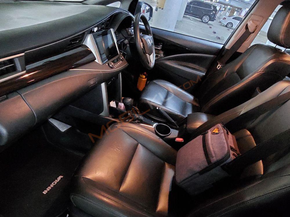 Mobil Toyota Kijang Innova 2019