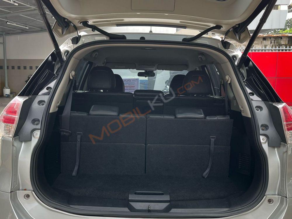Mobil Nissan X-Trail 2016